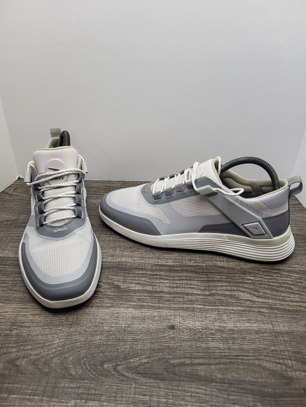 Wolf & Shepherd Crossover Men's Size 7 Grey White Sneakers Shoes Casual